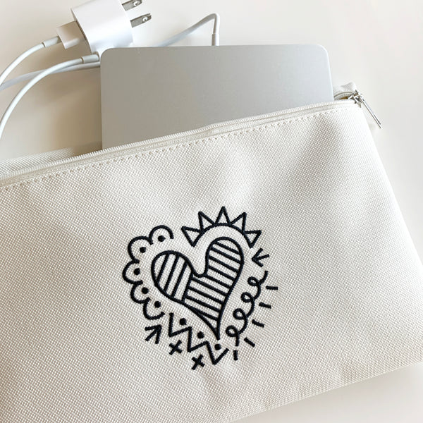 Flat Nylon Pouch "Doodle Heart” _ Black