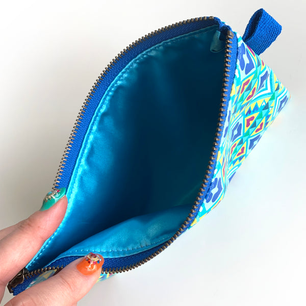 Flat Pouch "Geometric HEARTs Vibrant Wonderland" _ Blue