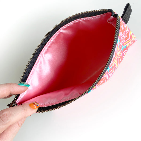 Flat Pouch "Geometric HEARTs Vibrant Wonderland" _ Pink