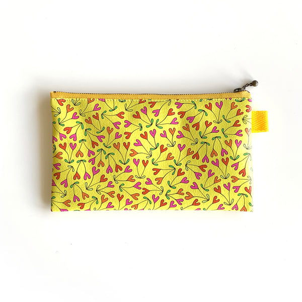 Flat Pouch “HEARTic couple” _ Hansa Yellow