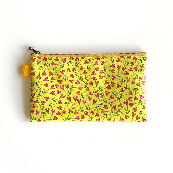 Flat Pouch “HEARTic couple” _ Hansa Yellow