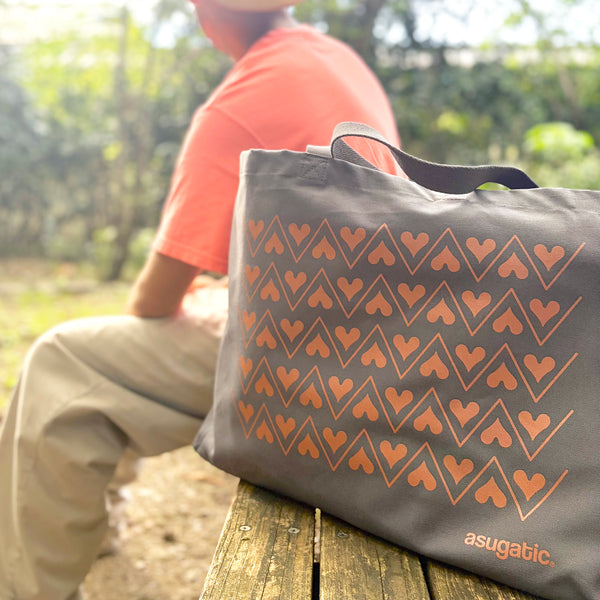 EXTRA LARGE TOTE “HEARTy Boundary” _ ZigZag Tendency _ Taupe Gray