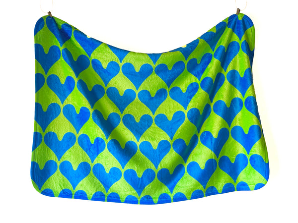 “Solid Bold HEARTs” Blanket _ Easy Breezy
