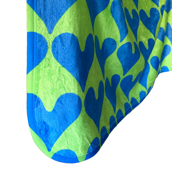 “Solid Bold HEARTs” Blanket _ Easy Breezy