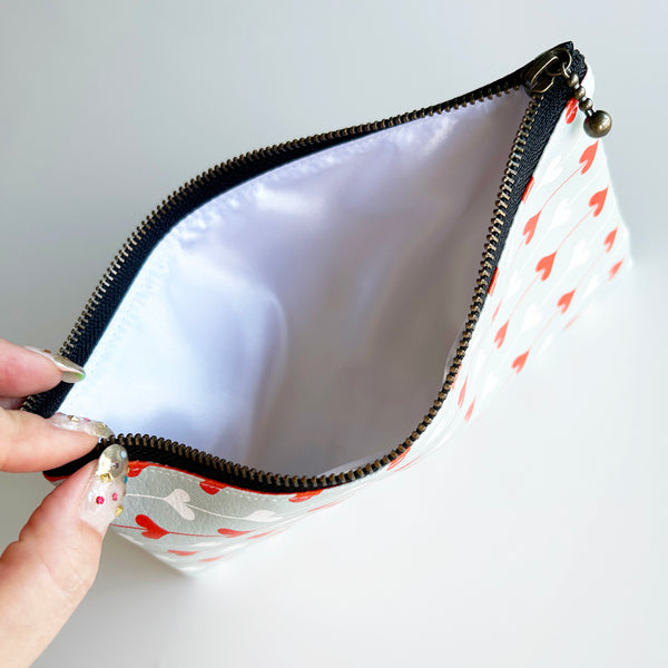 Flat Pouch "Connected HEARTs” _ Japandi Modern