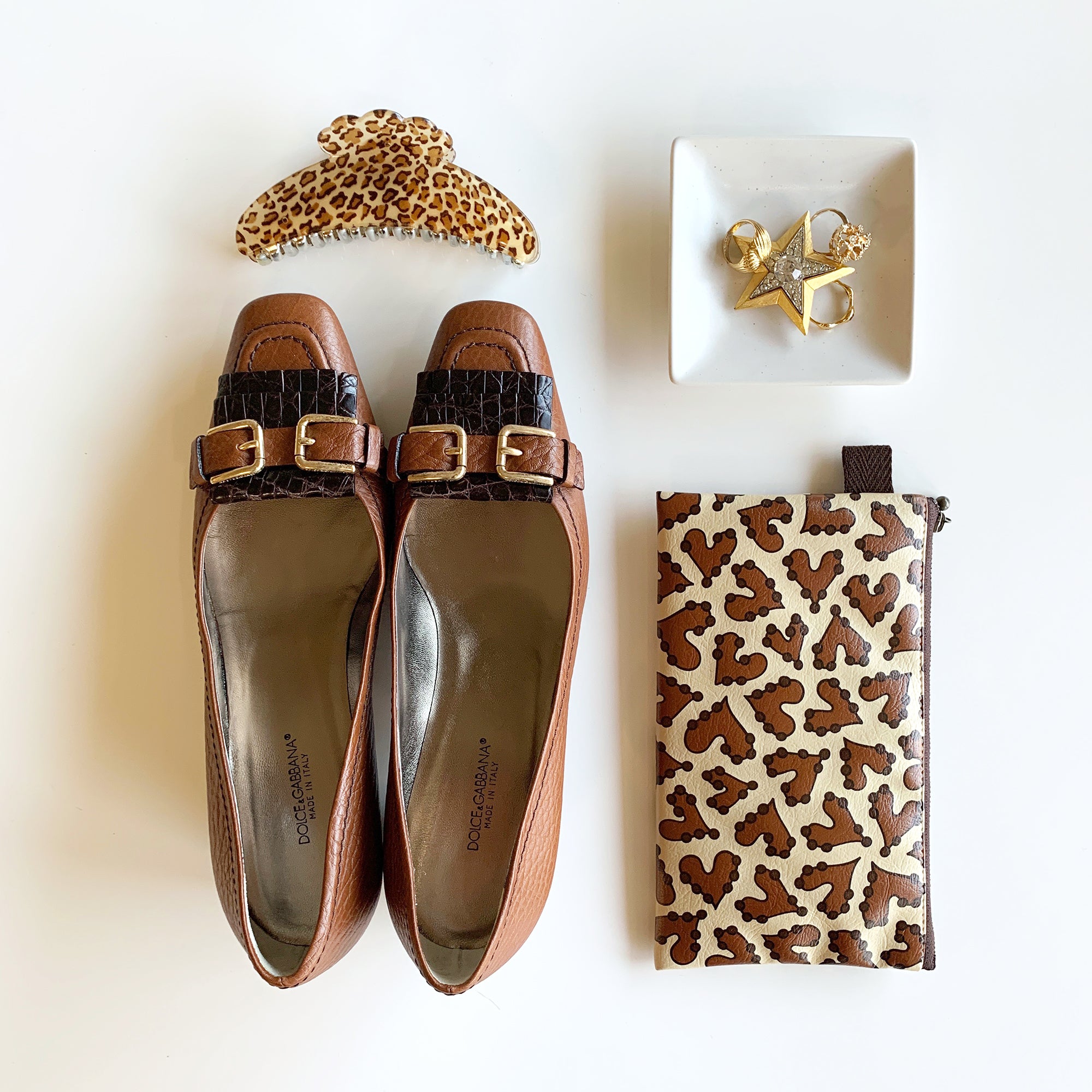 Flat Pouch “HEARTic Leopard” _ Chocolate Beige